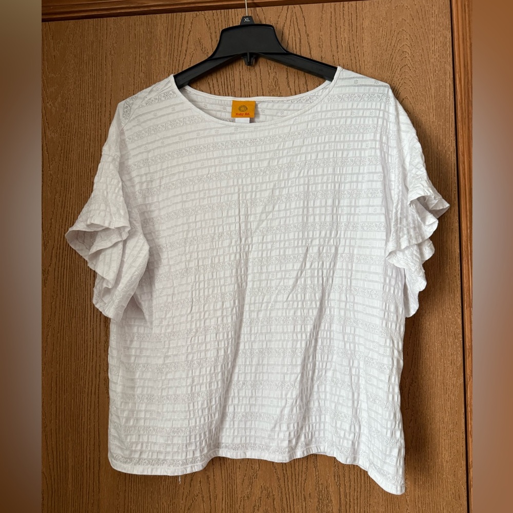 🔥Ruby Rd. White Short Sleeve Top with Flutter Sleeves